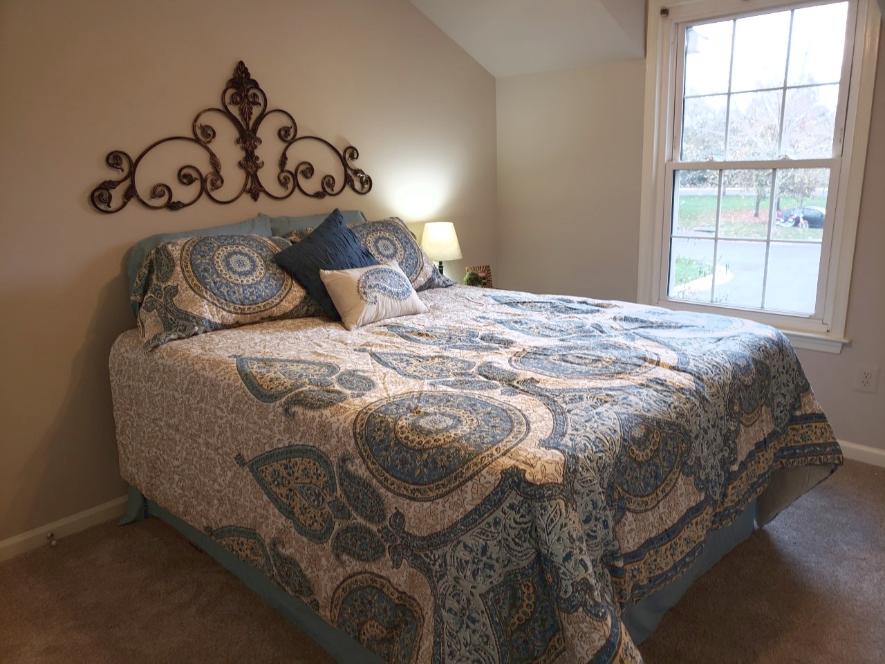 What a Difference a Fake Bed Makes in a Vacant Bedroom Chris Ann Cleland