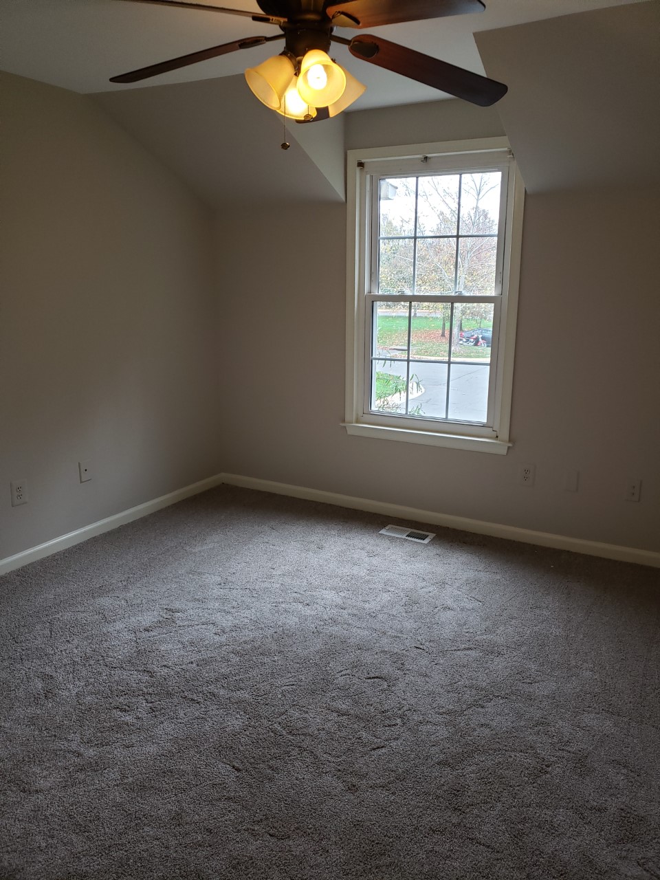 What a Difference a Fake Bed Makes in a Vacant Bedroom Chris Ann Cleland